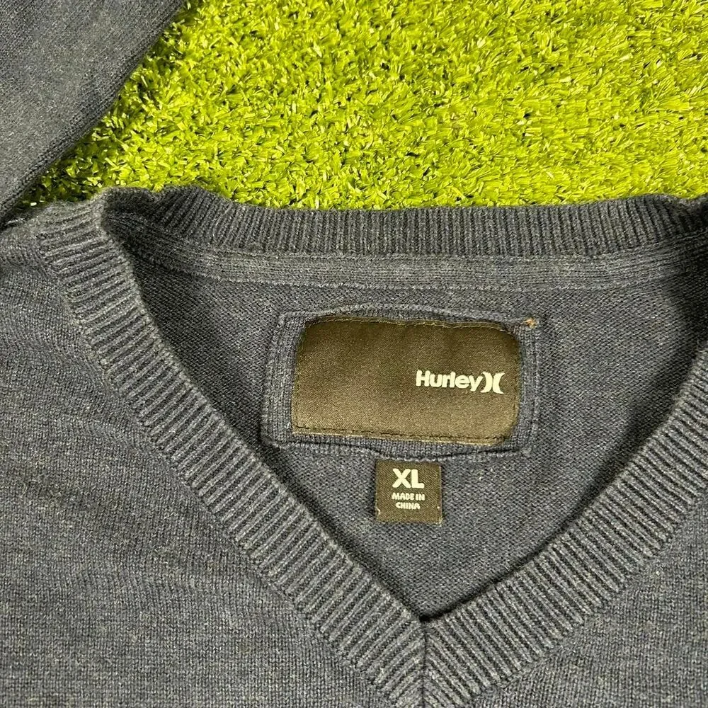 Hurley Men's Navy and Blue Jumper